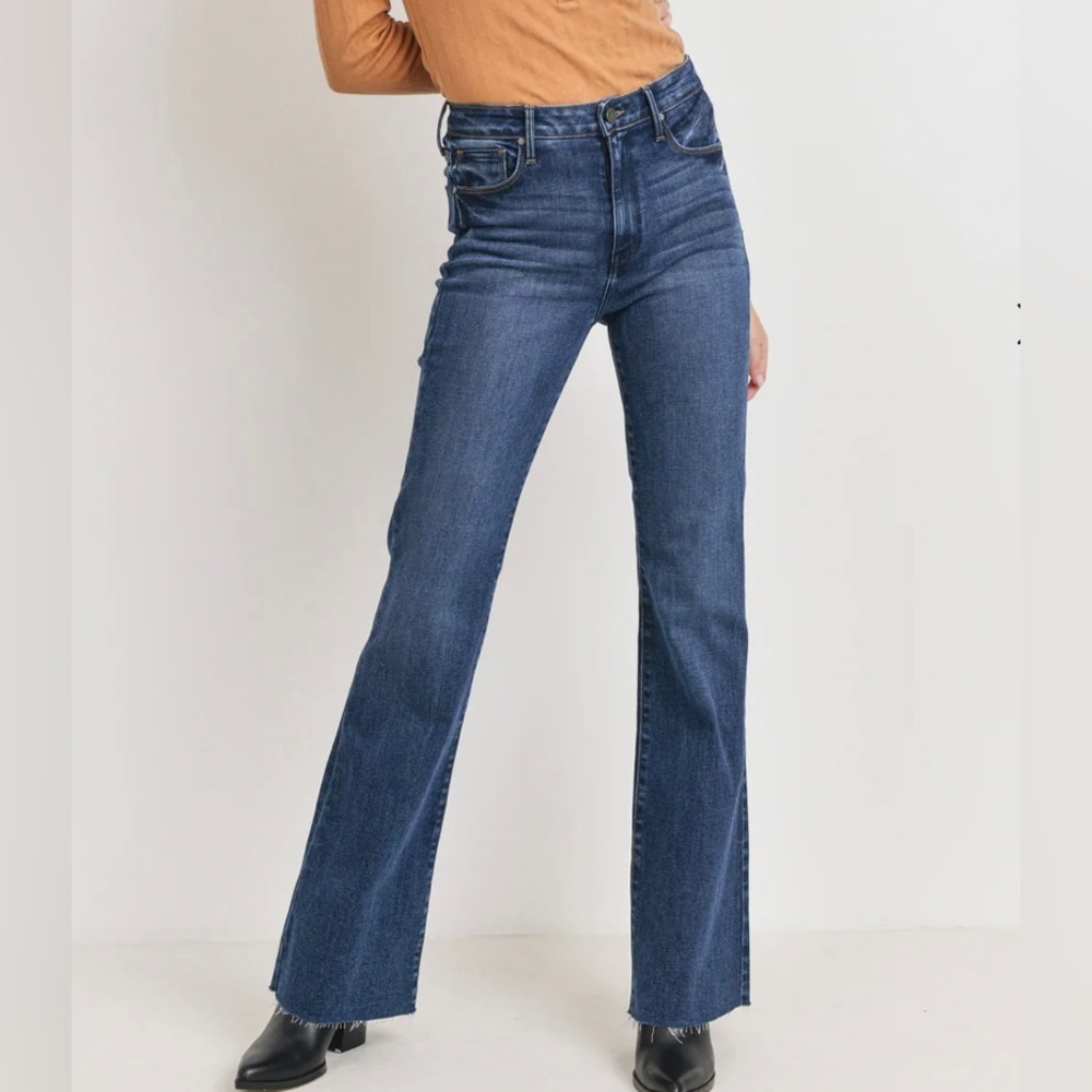 🖤☠️JUST BLACK DENIM HIGH RISE FLARE JEANS☠️🖤